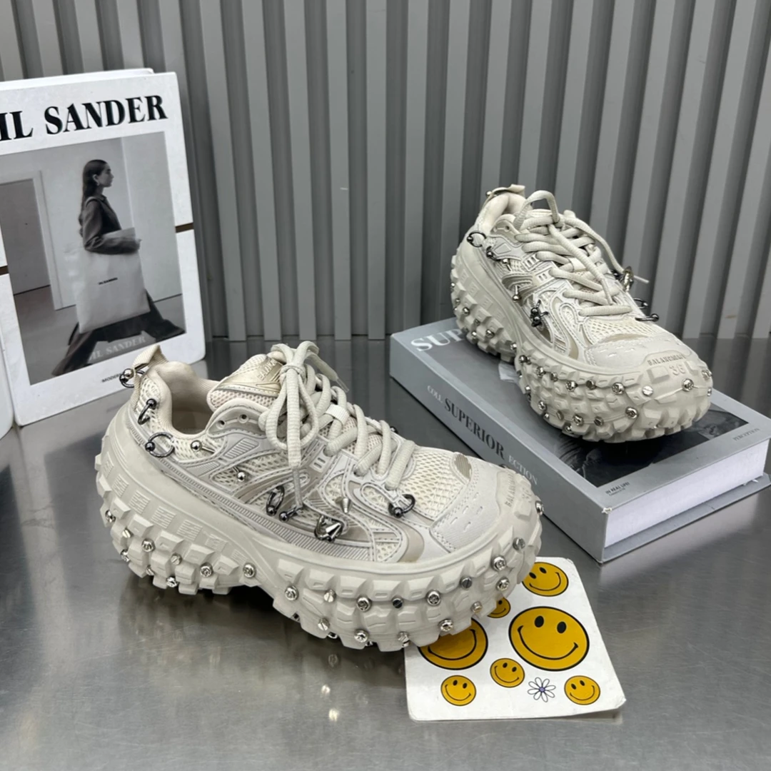 欧洲站2025早秋新款铆钉轮胎老爹鞋情侣款时尚榴莲坦克鞋休闲潮鞋