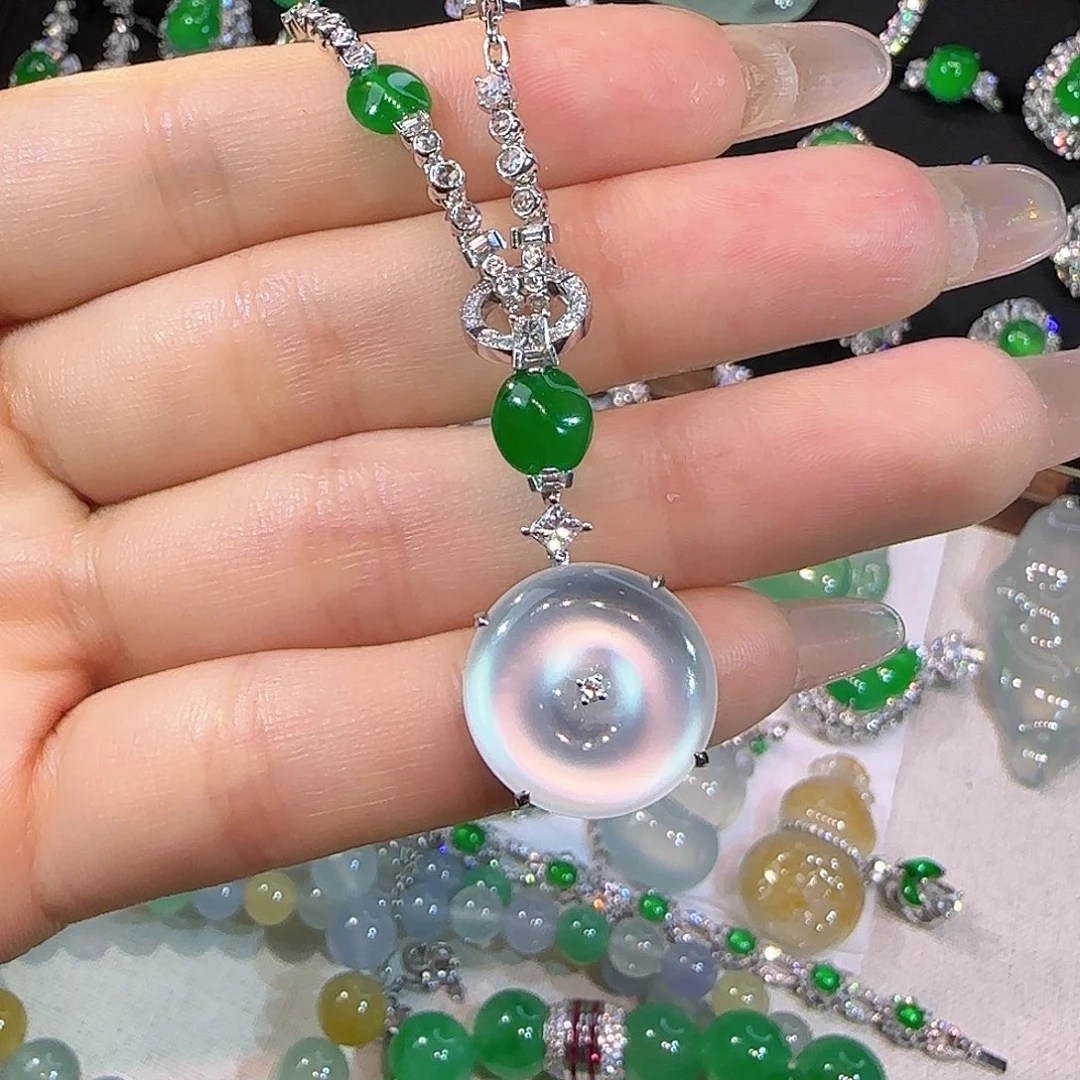 翡翠18K金镶嵌戒指