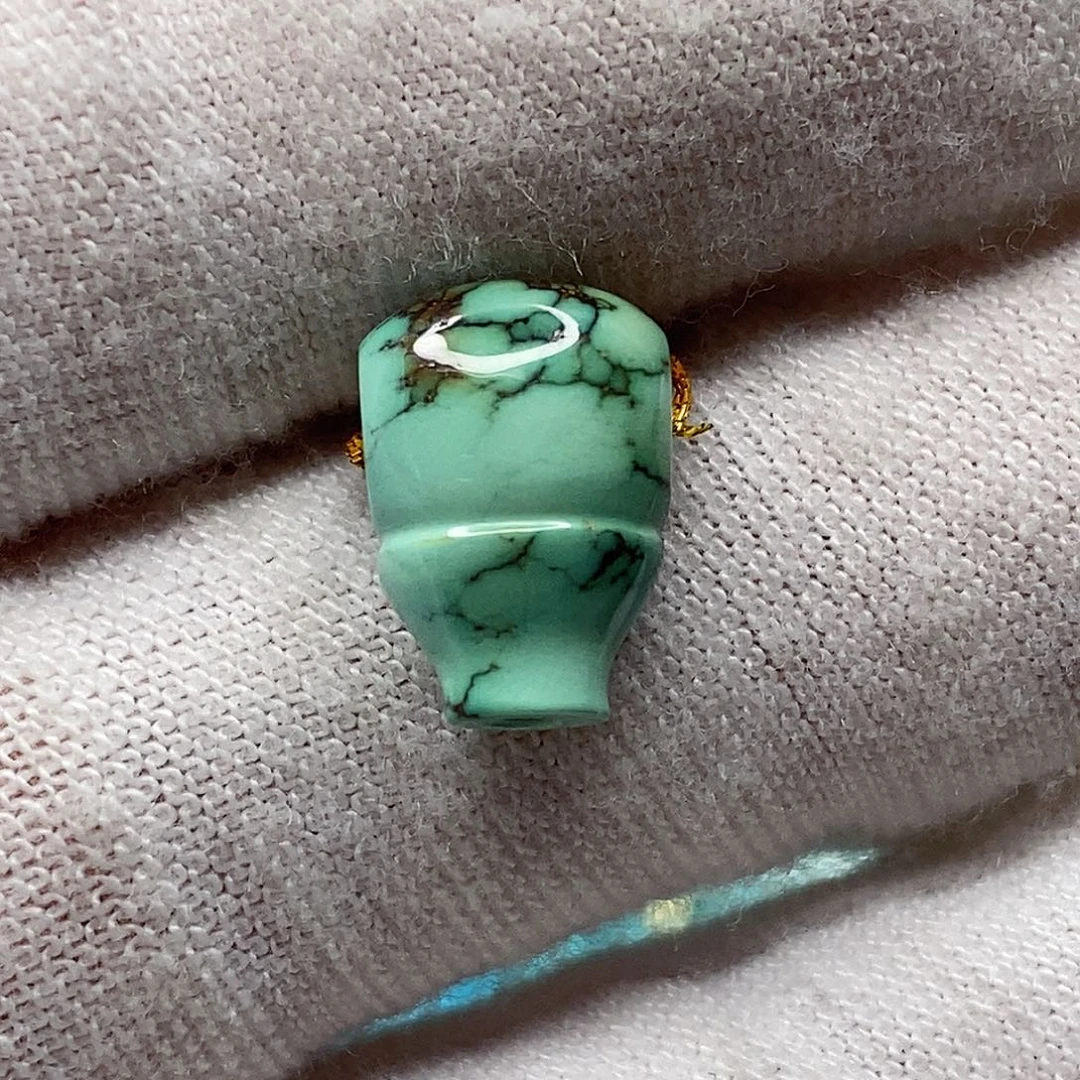 绿松石未镶嵌天然原矿 地大质检8.5mm