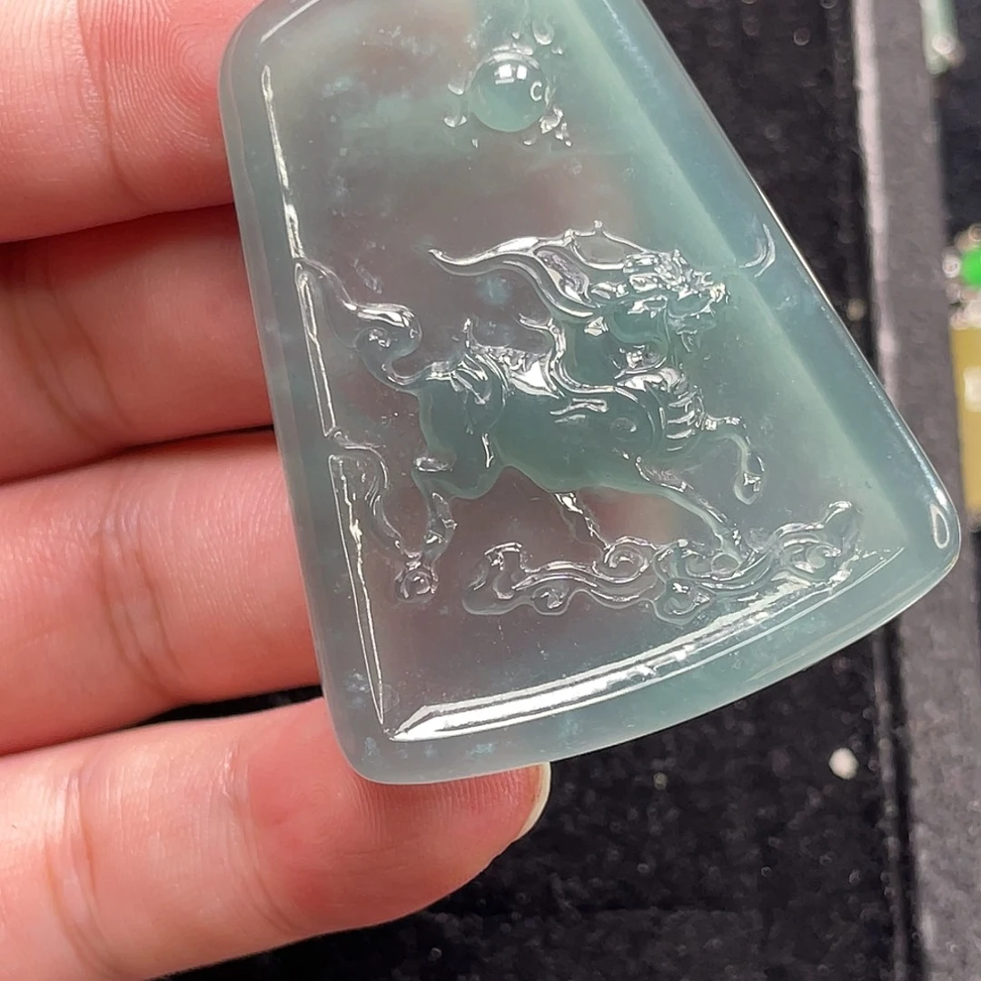 翡翠18K金镶嵌颈饰6，
