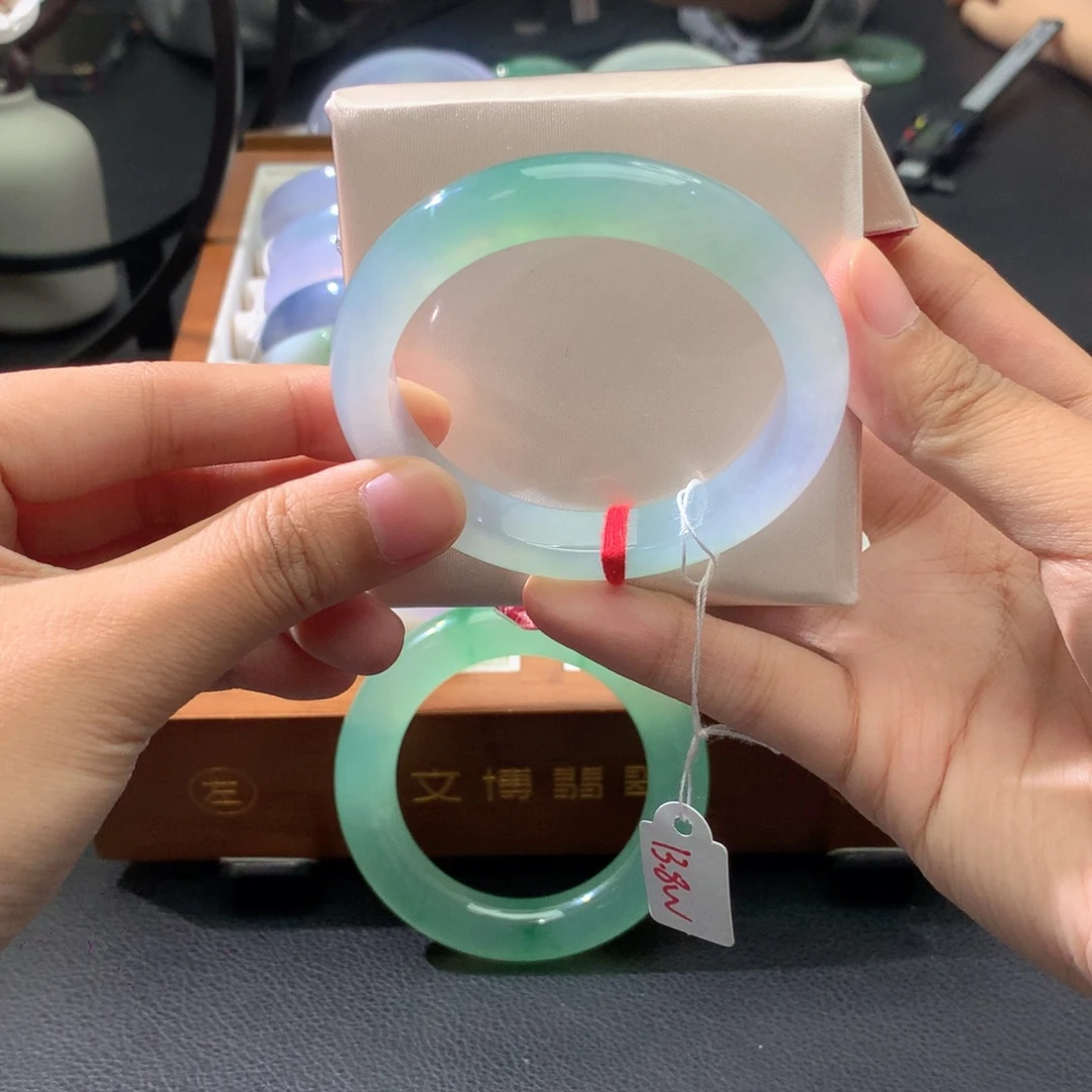 翡翠未镶嵌手镯正圈