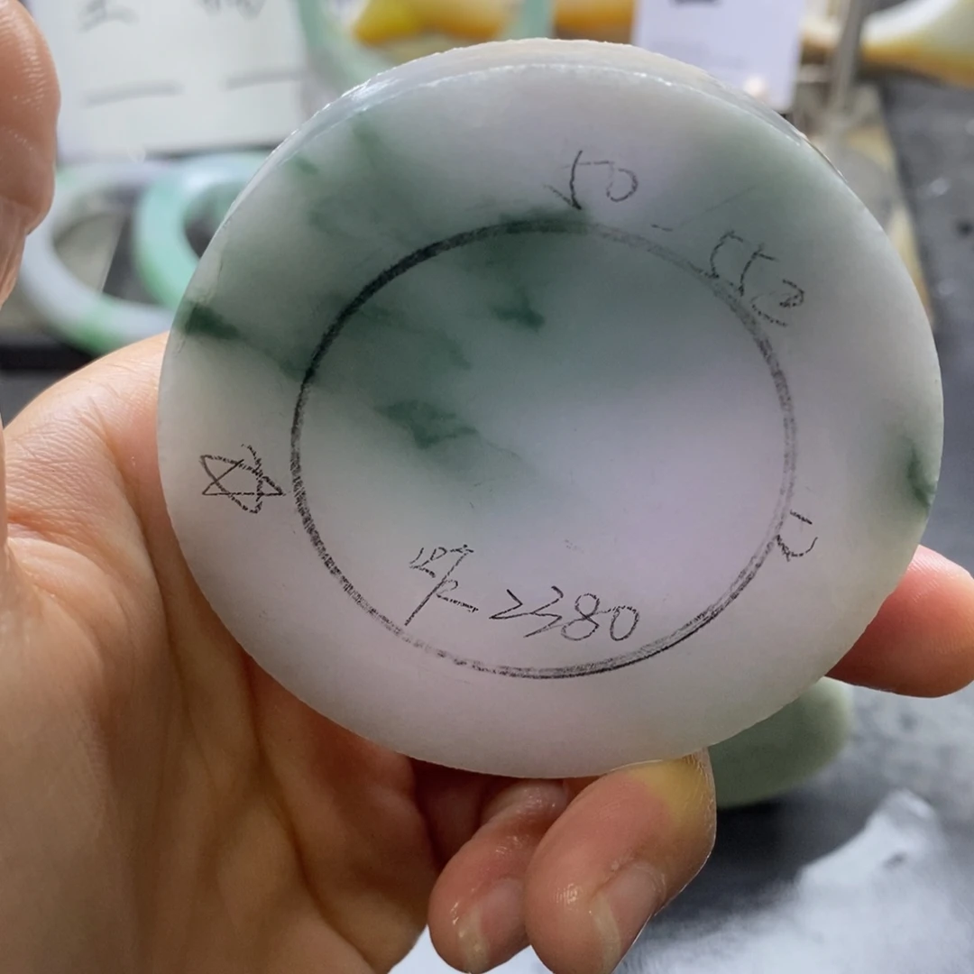 定制翡翠未镶嵌翡翠手镯