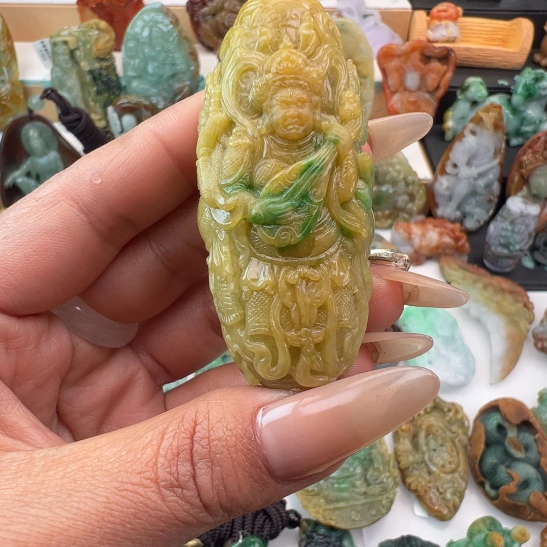 未镶嵌挂件翡翠磊*