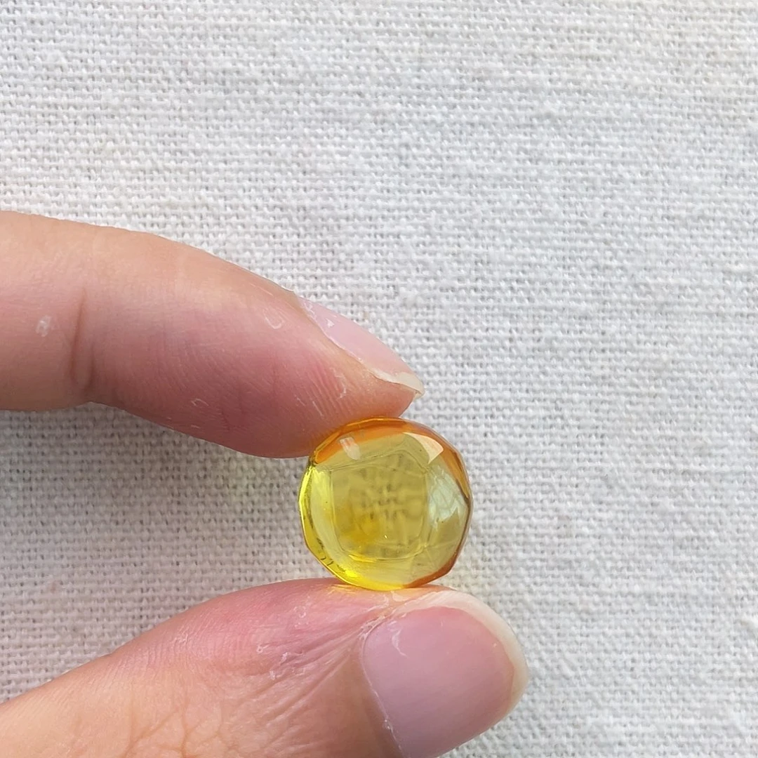 琥珀未镶嵌裸石转切