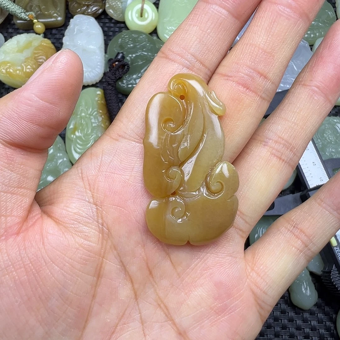 和田玉未镶嵌吊坠(赠链)卡46.4