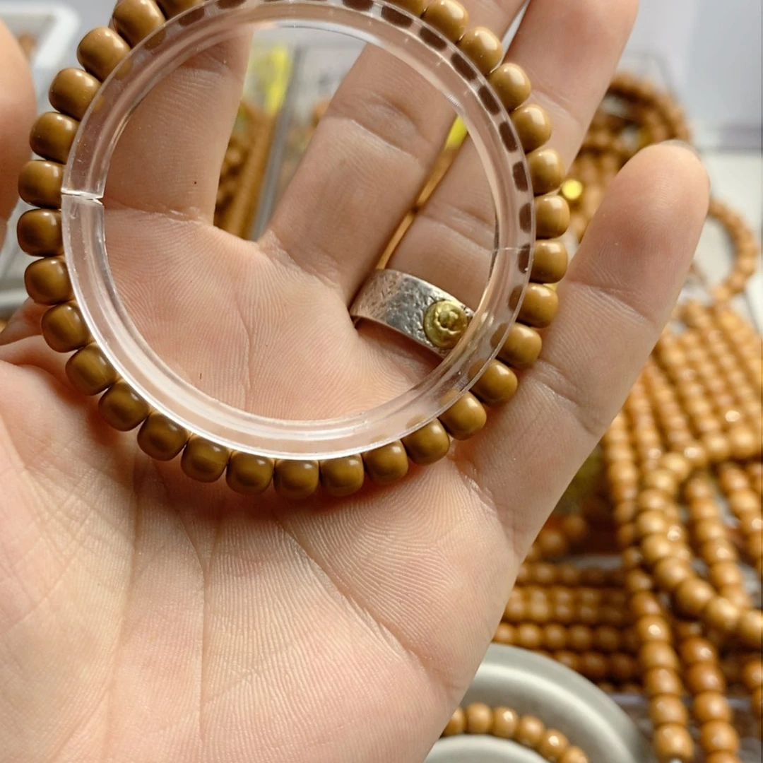 M**.原皮原色，猴头手串