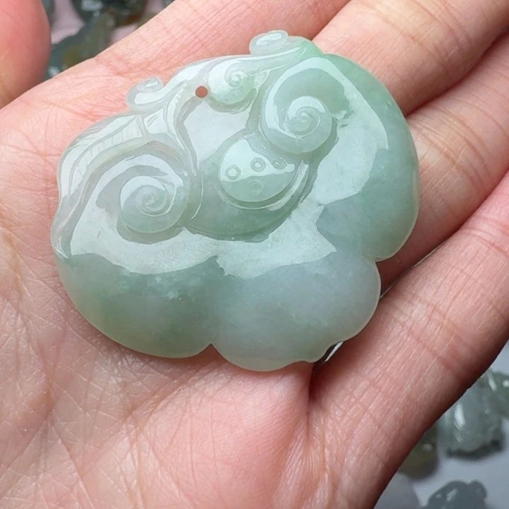 翡翠未镶嵌颈饰吊坠