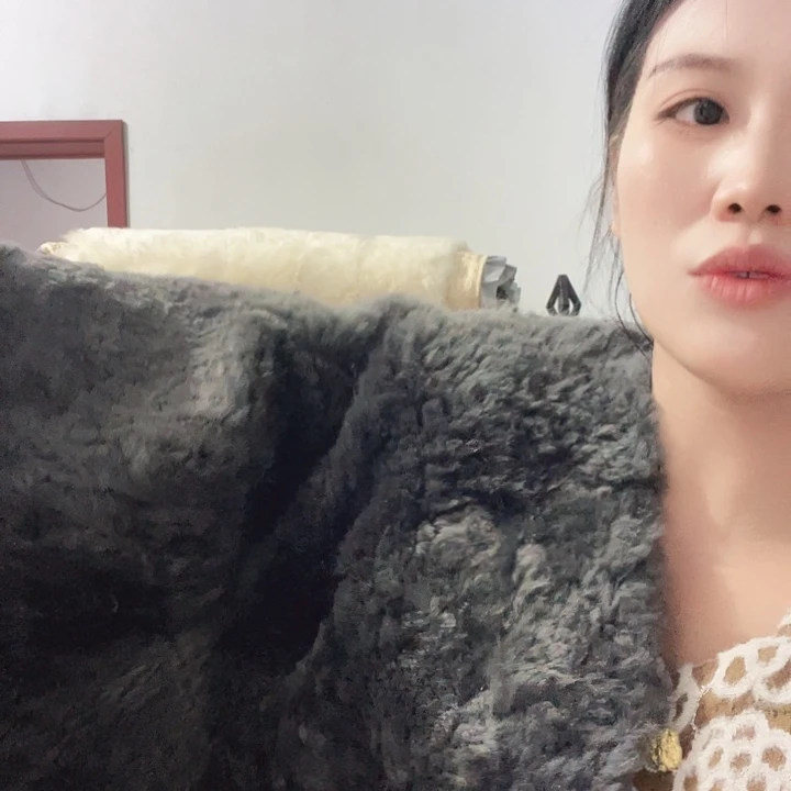 小***精灰色后排单独后排一个