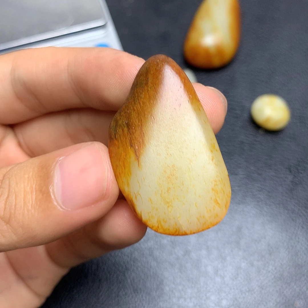 未镶嵌和田玉（糖玉）挂件