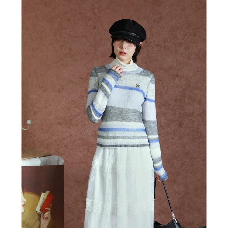 西町村屋半透撞色条纹圆领毛衣女春季新款休闲套头小衫XAAA10188