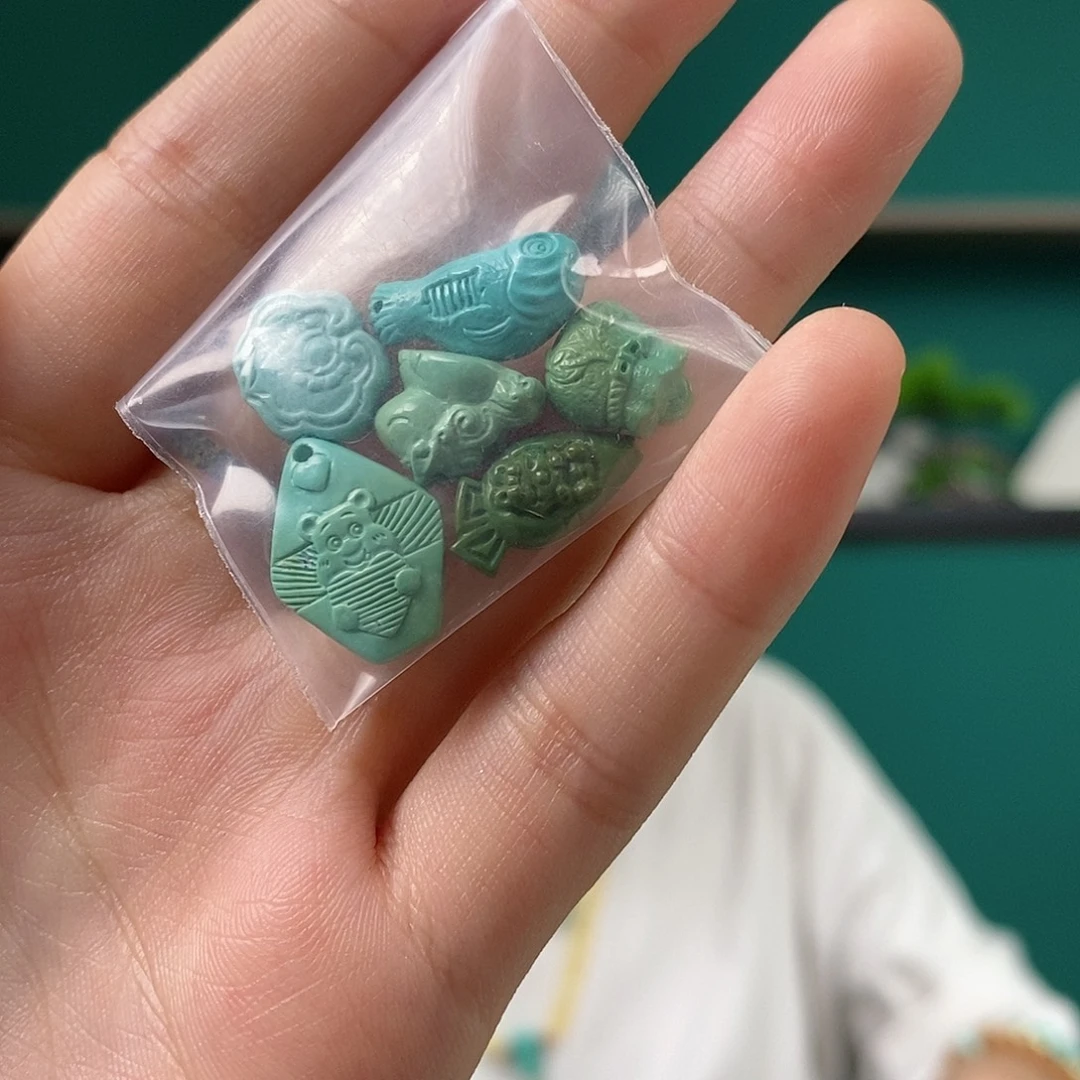 绿松石未镶嵌珠宝奇石