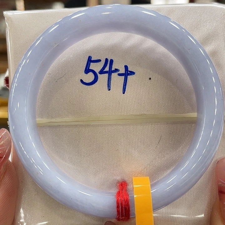 翡翠手镯未镶嵌翡翠手镯