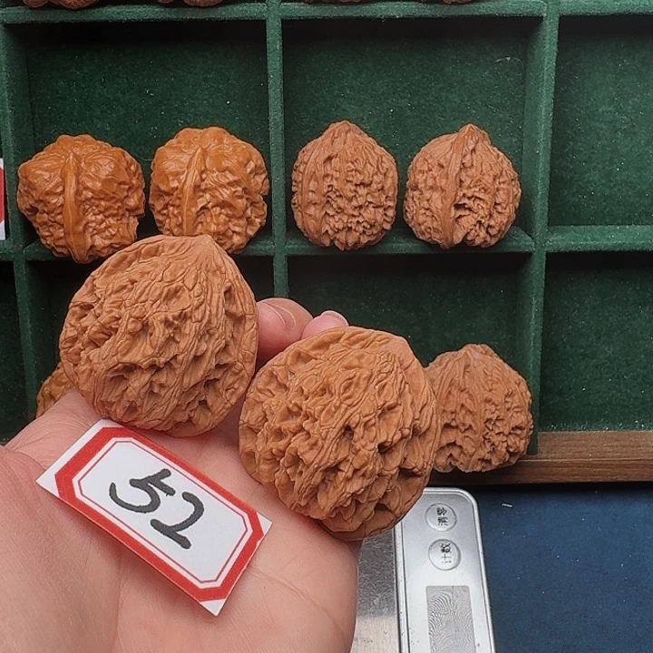 文玩核桃吊坠全品43尺虎头