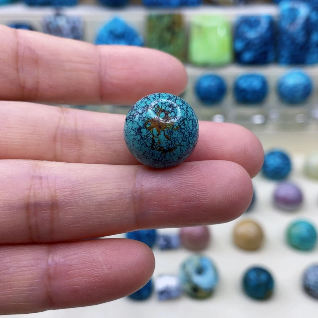 未镶嵌绿松石颈饰