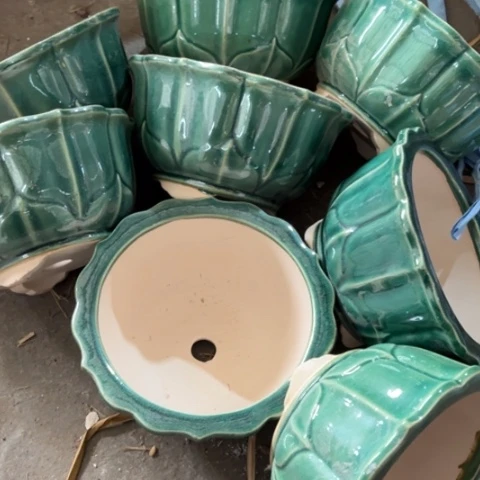 紫砂花盆紫砂处理8个。