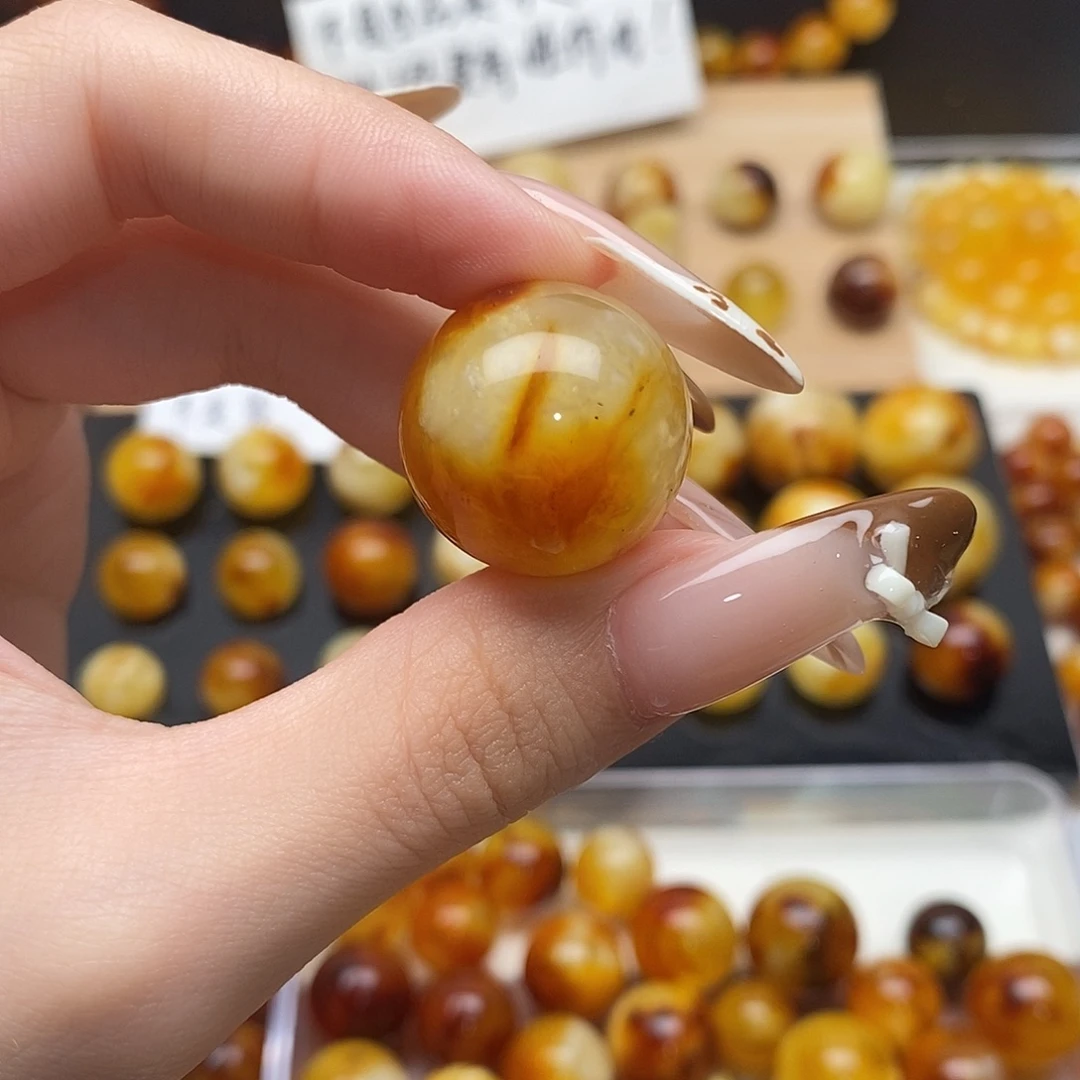 晴***天裸石虫珀未镶嵌蜜蜡