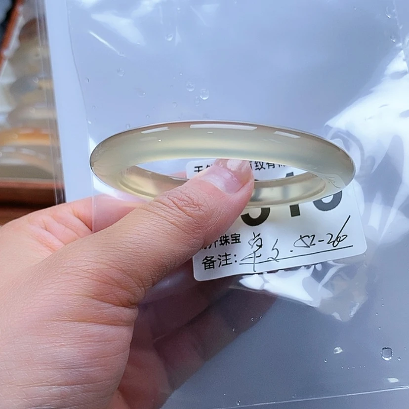 【闪购商品】玛瑙/玉髓手镯未镶嵌?**?