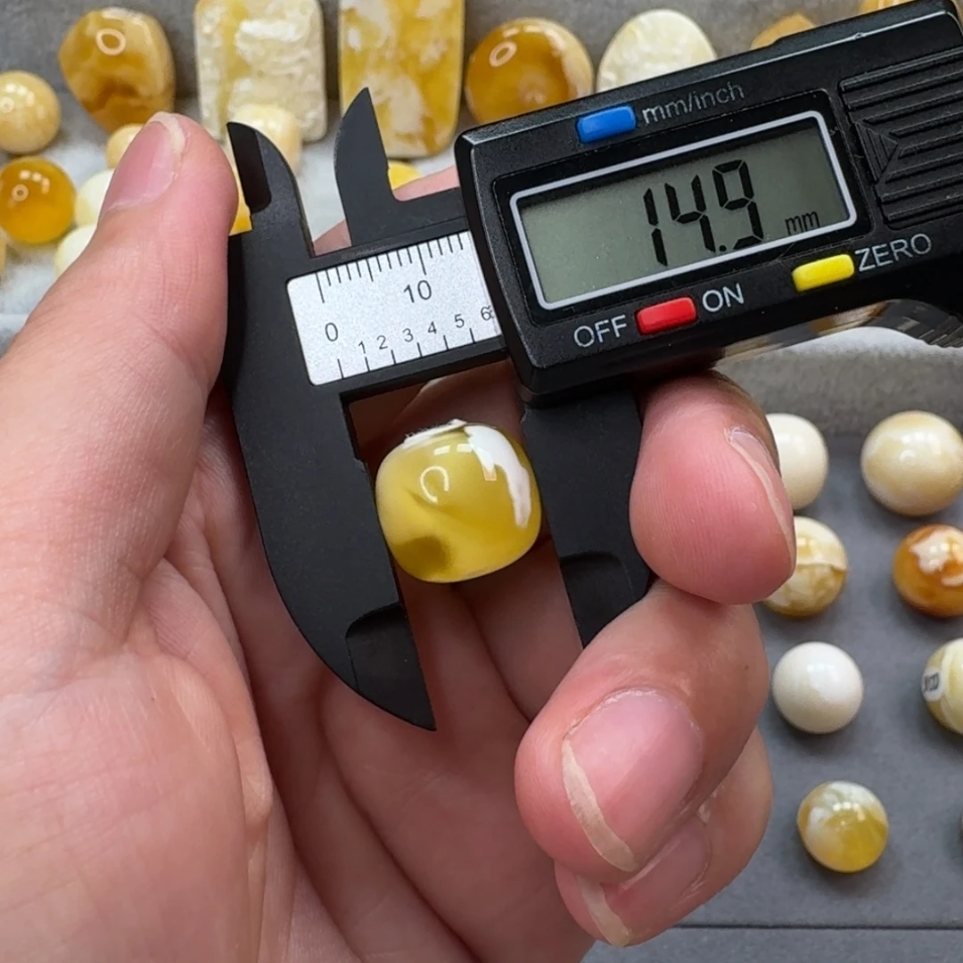 未镶嵌琥珀裸石老型