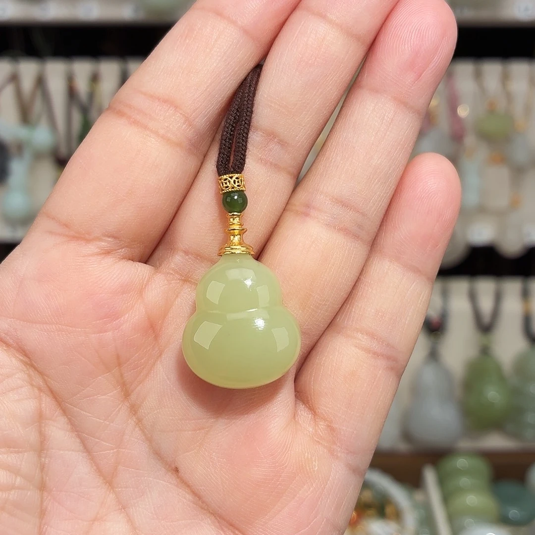 和田玉未镶嵌颈饰黄玉小葫芦