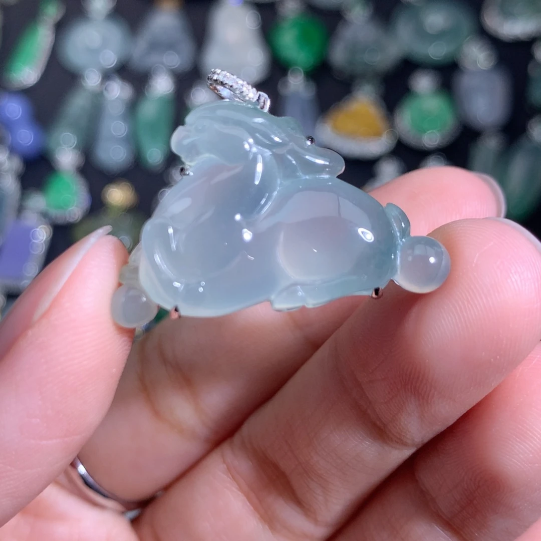 翡翠18K金镶嵌吊坠(不含链)貔恘