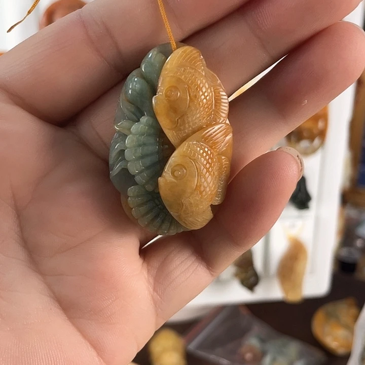 未镶嵌蛇纹石玉颈饰红****0