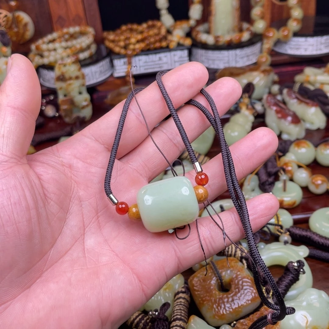佳***！岫岩老玉（透闪石质玉）未镶嵌吊坠(不含链)