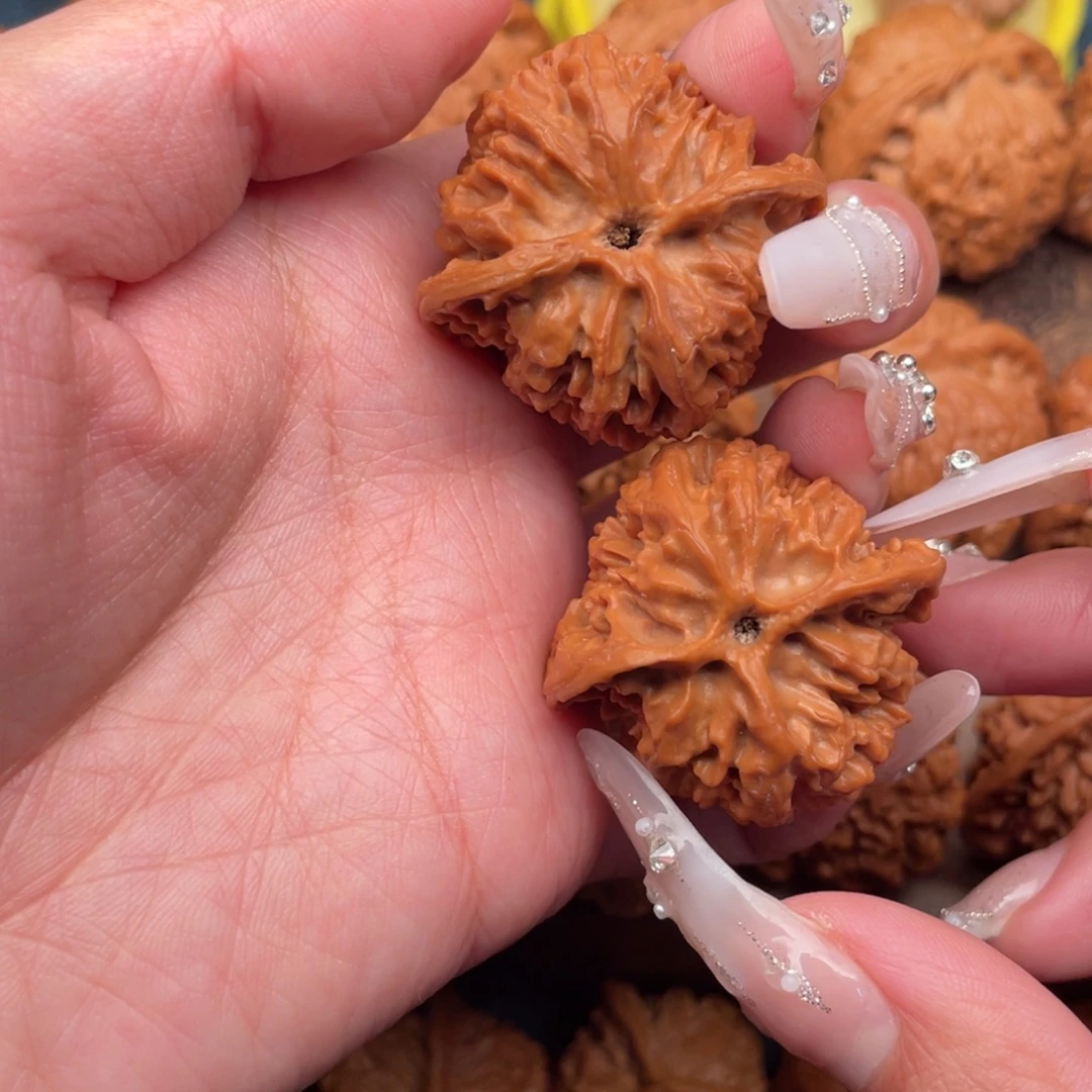 文玩核桃吊坠全品桃心苹果园37，十字底