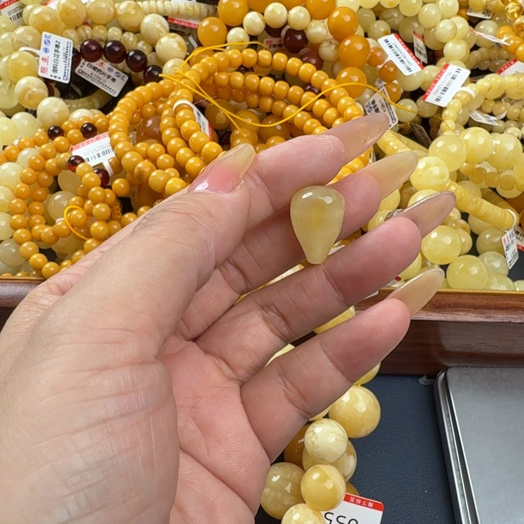 琥珀未镶嵌珠宝奇石