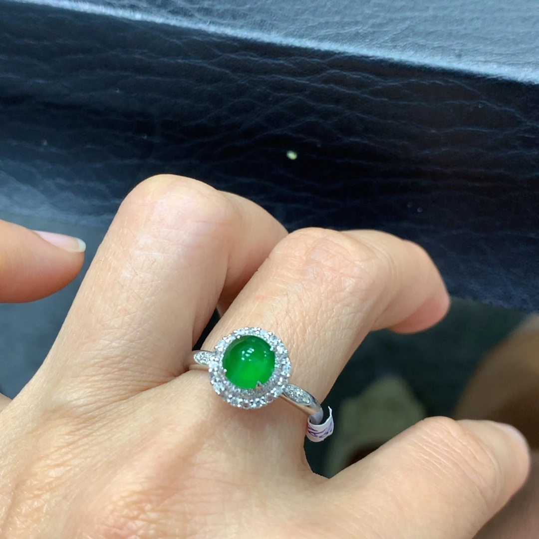 翡翠18K金镶嵌戒指