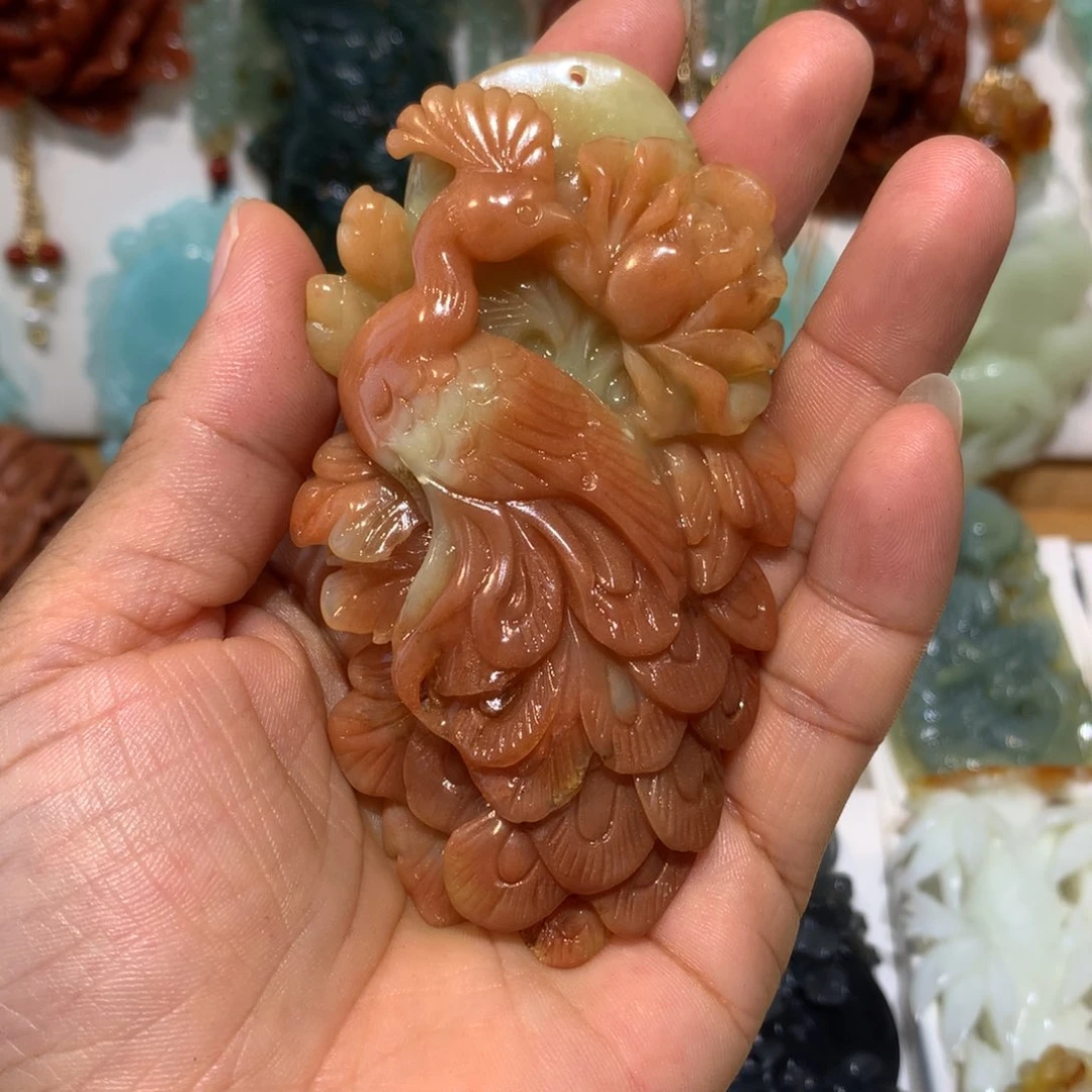 蛇纹石玉未镶嵌颈饰王****?