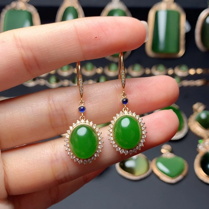 和田玉18K金镶嵌耳饰