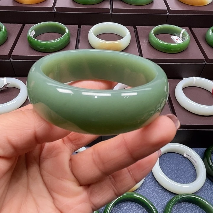 和田玉未镶嵌手镯5758