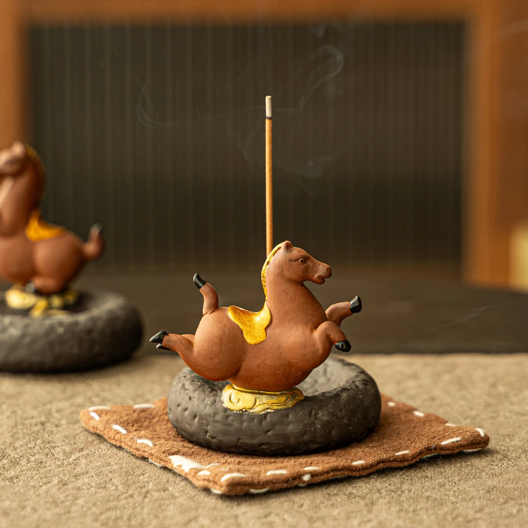 创意陶瓷骏马奔腾摆件中式家居客厅办公室工艺品摆设书房装饰送礼