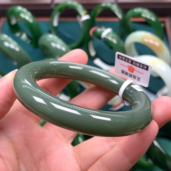 未镶嵌手镯和田玉（碧玉）