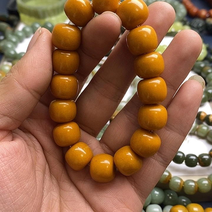 未镶嵌透闪石质玉珠宝奇石