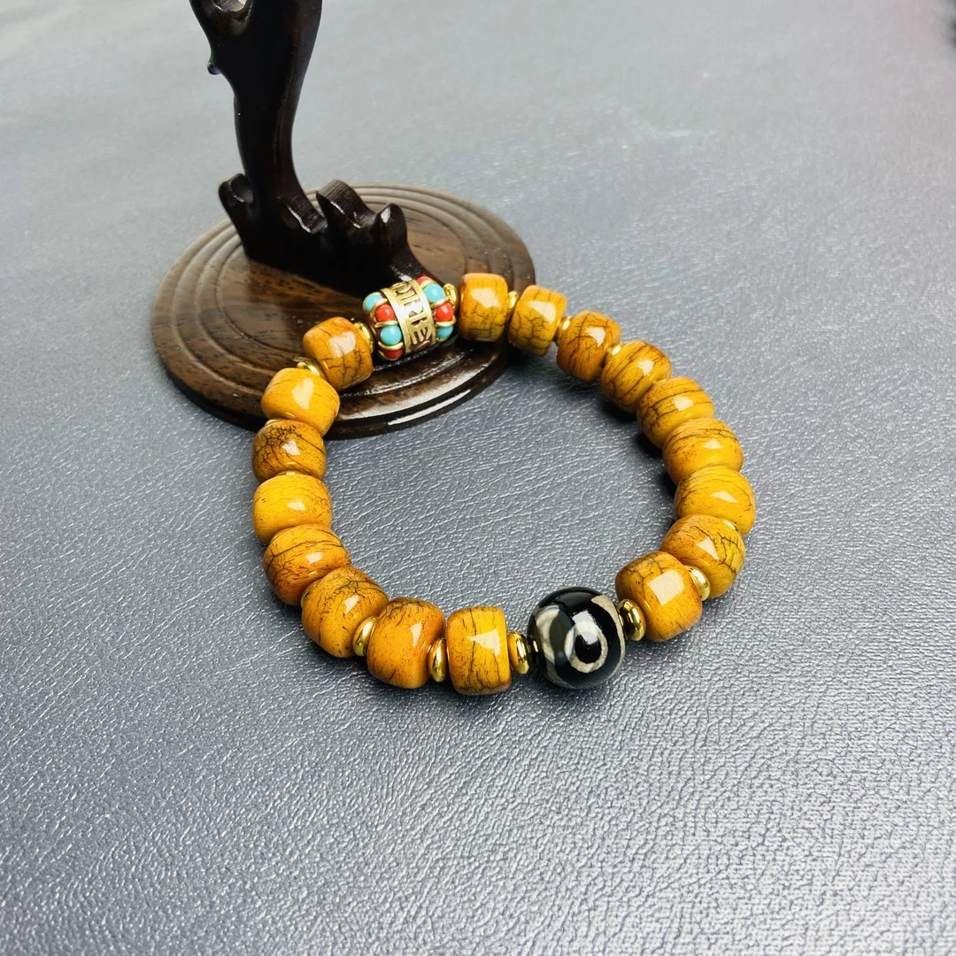 藏式风格娘啦擦擦精美泥塑工艺