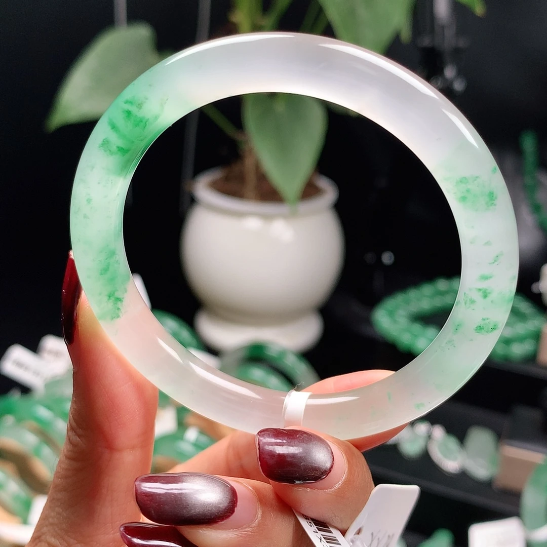 石英质玉未镶嵌手镯55