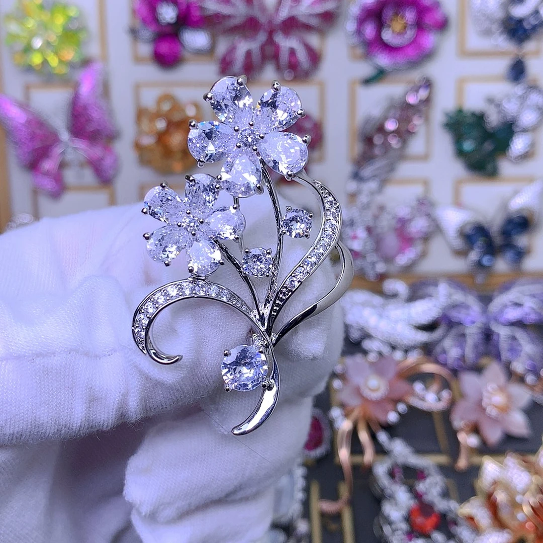 合成立方氧化锆铜胸针胸花