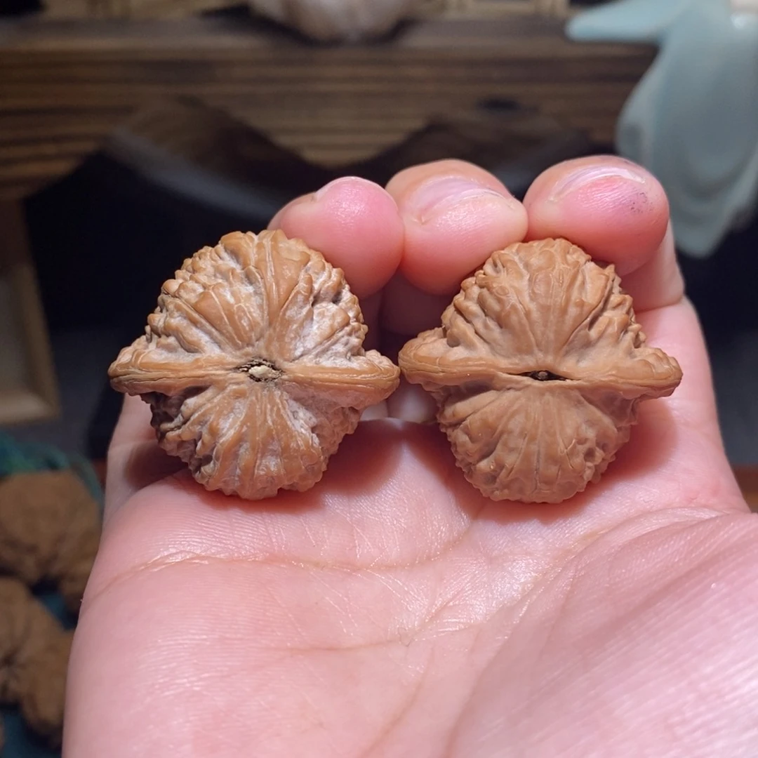 文玩核桃吊坠W****o七步沟34