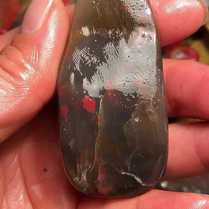 昌化石像****n浙江昌化鸡血石