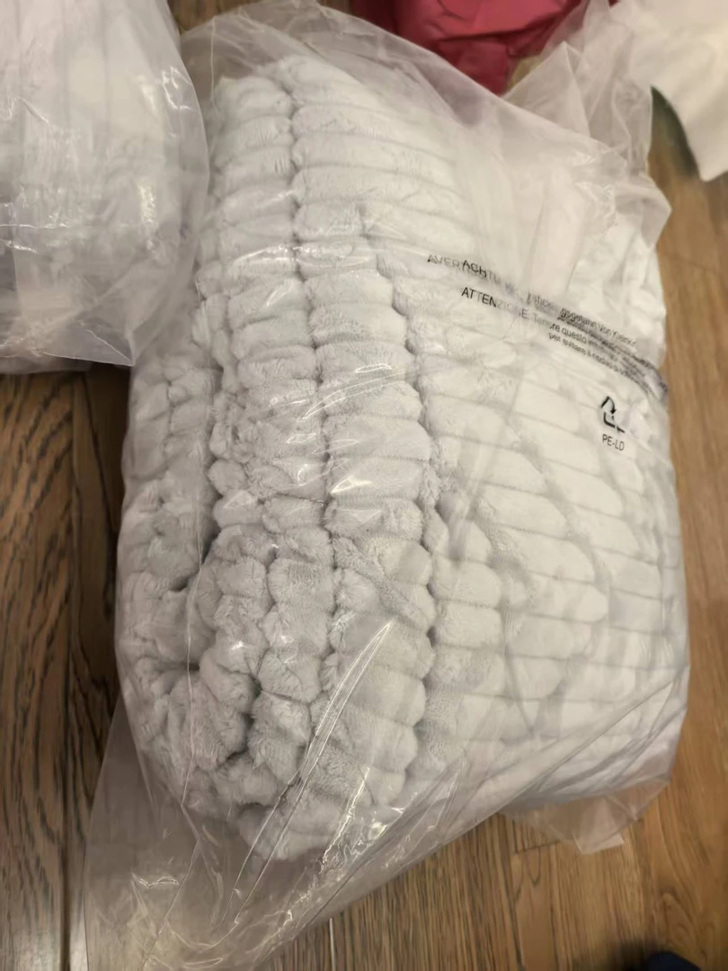 180*200 【双层中灰色高低抽条】加厚毛毯被休闲毯