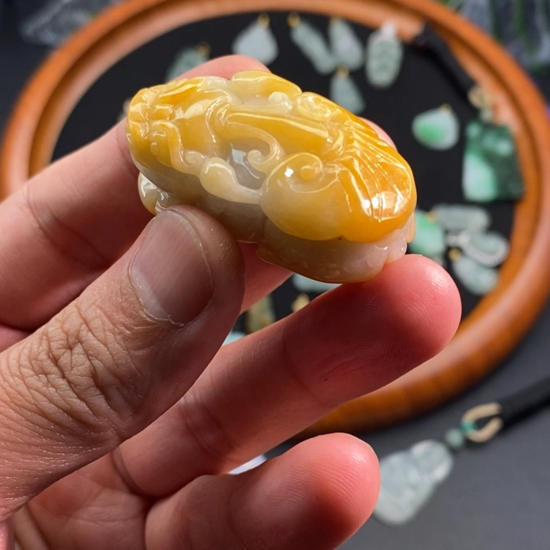 翡翠未镶嵌颈饰平****矣天然