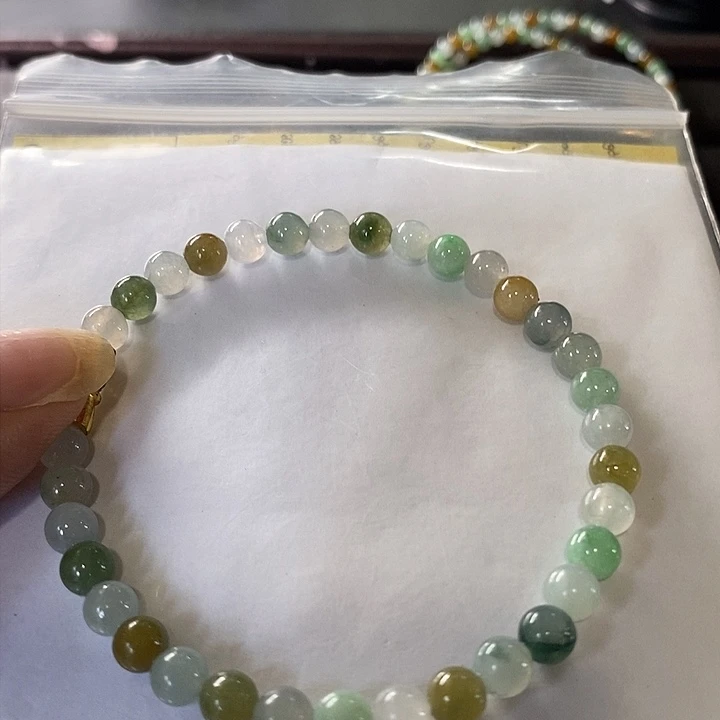 定制翡翠未镶嵌翡翠定制的手串