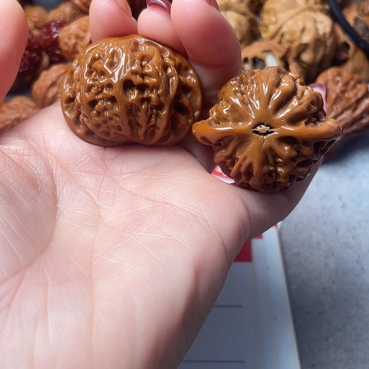 文玩核桃吊坠宫灯