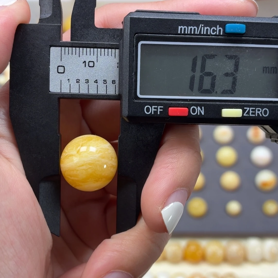 琥珀未镶嵌裸石16.3mm