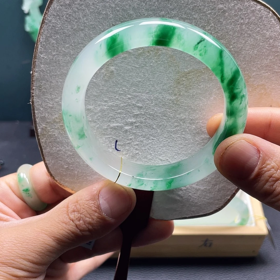 石英质玉未镶嵌手镯