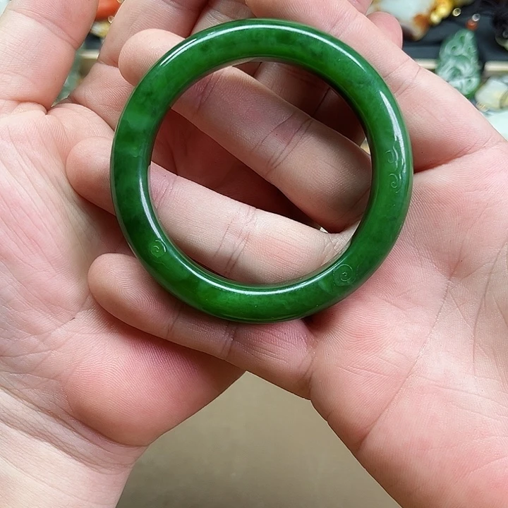 颈饰未镶嵌和田玉?***？