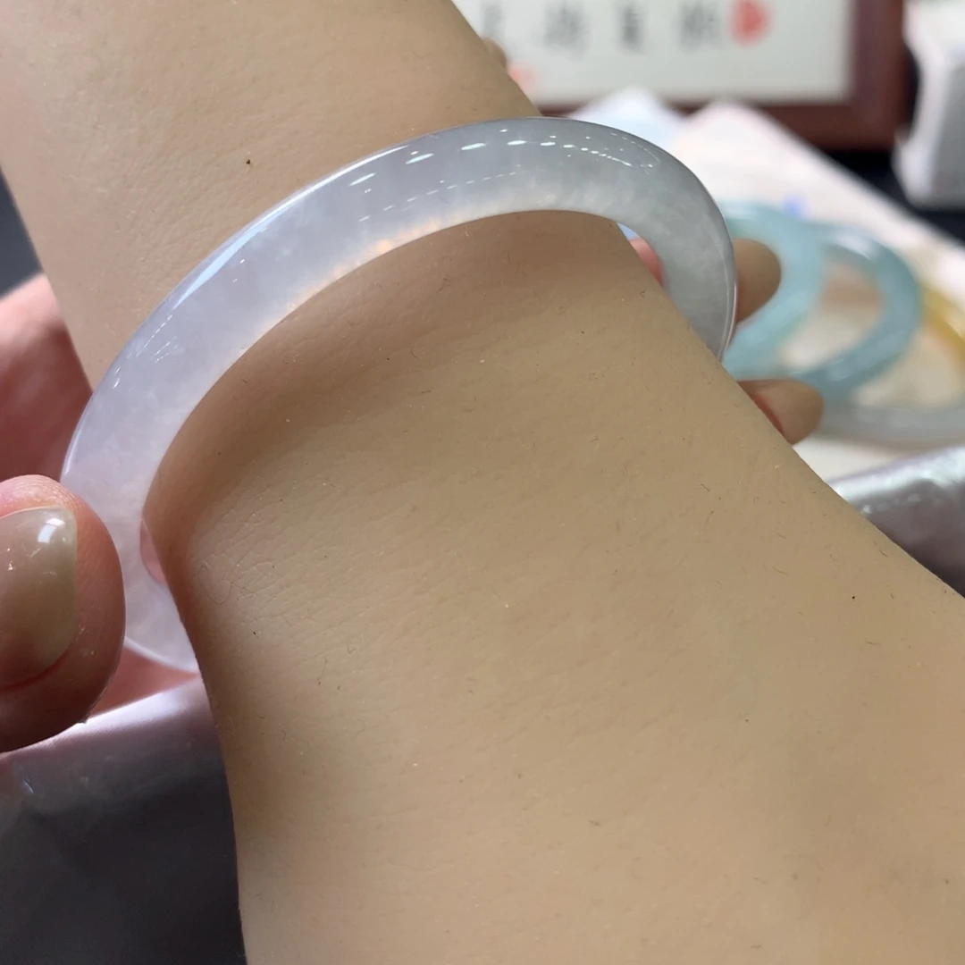 翡翠未镶嵌手镯天然Ａ货翡翠52贵妃