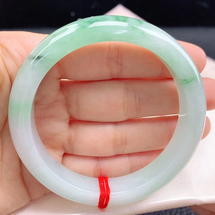 翡翠手镯未镶嵌飘花58