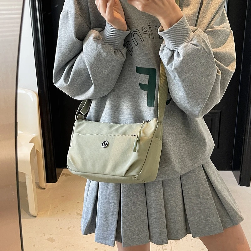 新款女斜挎包防泼水耐磨轻便韩系休闲时尚包包女款爆款2025新款